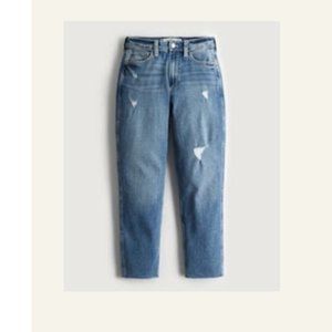 Hollister Curvy High-Rise Mom Jean